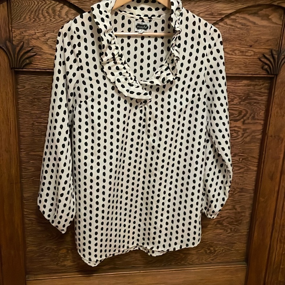 Black and off-white tunic